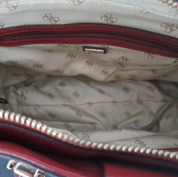 Guess Handbag - Picture 3 of 15